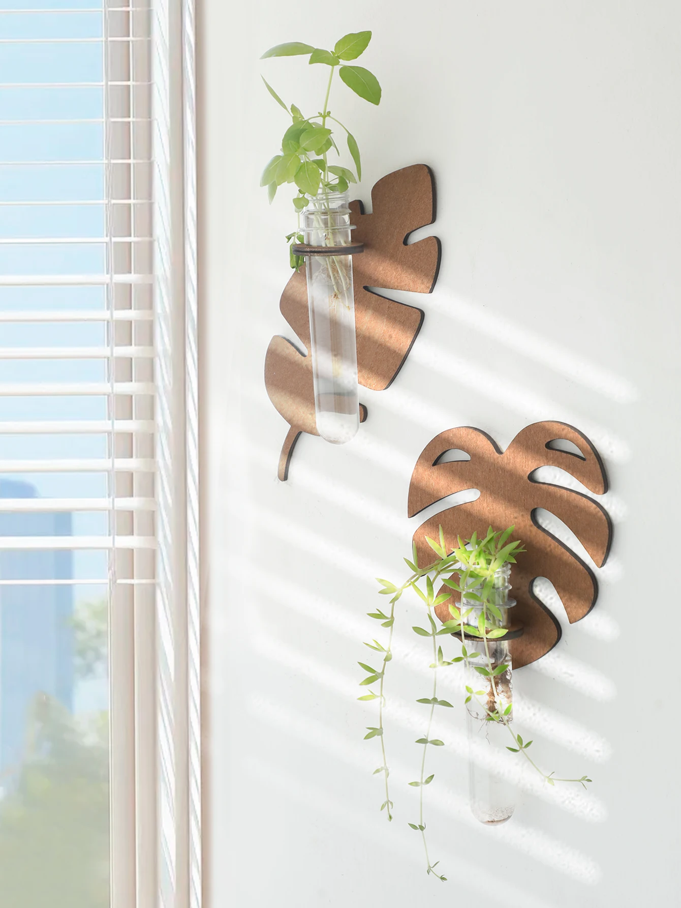 Leaf Shape Wall Planters for Indoor Plants Plant Propagation Station Wall Decor Art Vase Stand for Women Mom Plant Lovers Gifts 2
